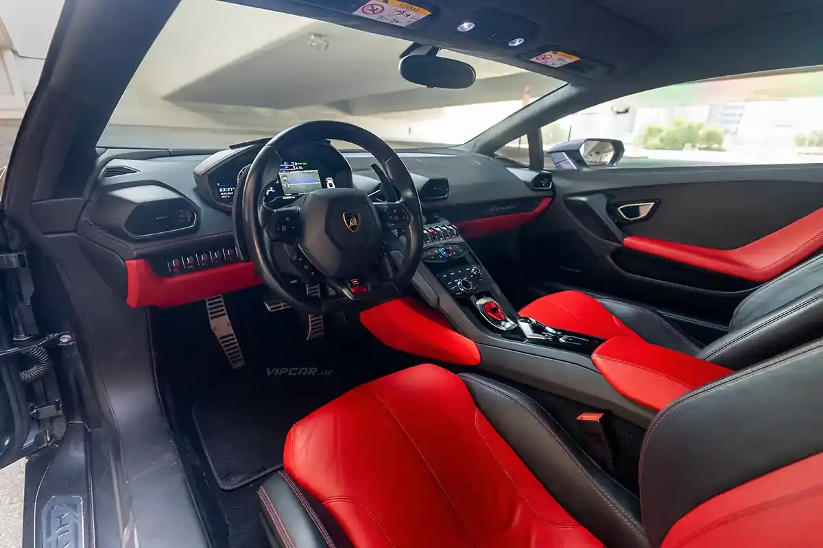 LAMBORGHINI HURACAN Interior View