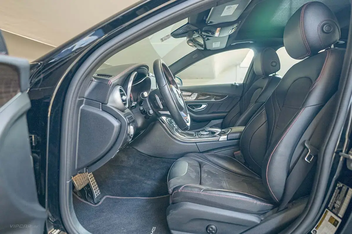 Mercedes-Benz-C63-Black-Interior